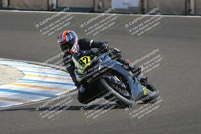 media/Oct-12-2025-CRA (Sun) [[e621380112]]/Races/Race 8/